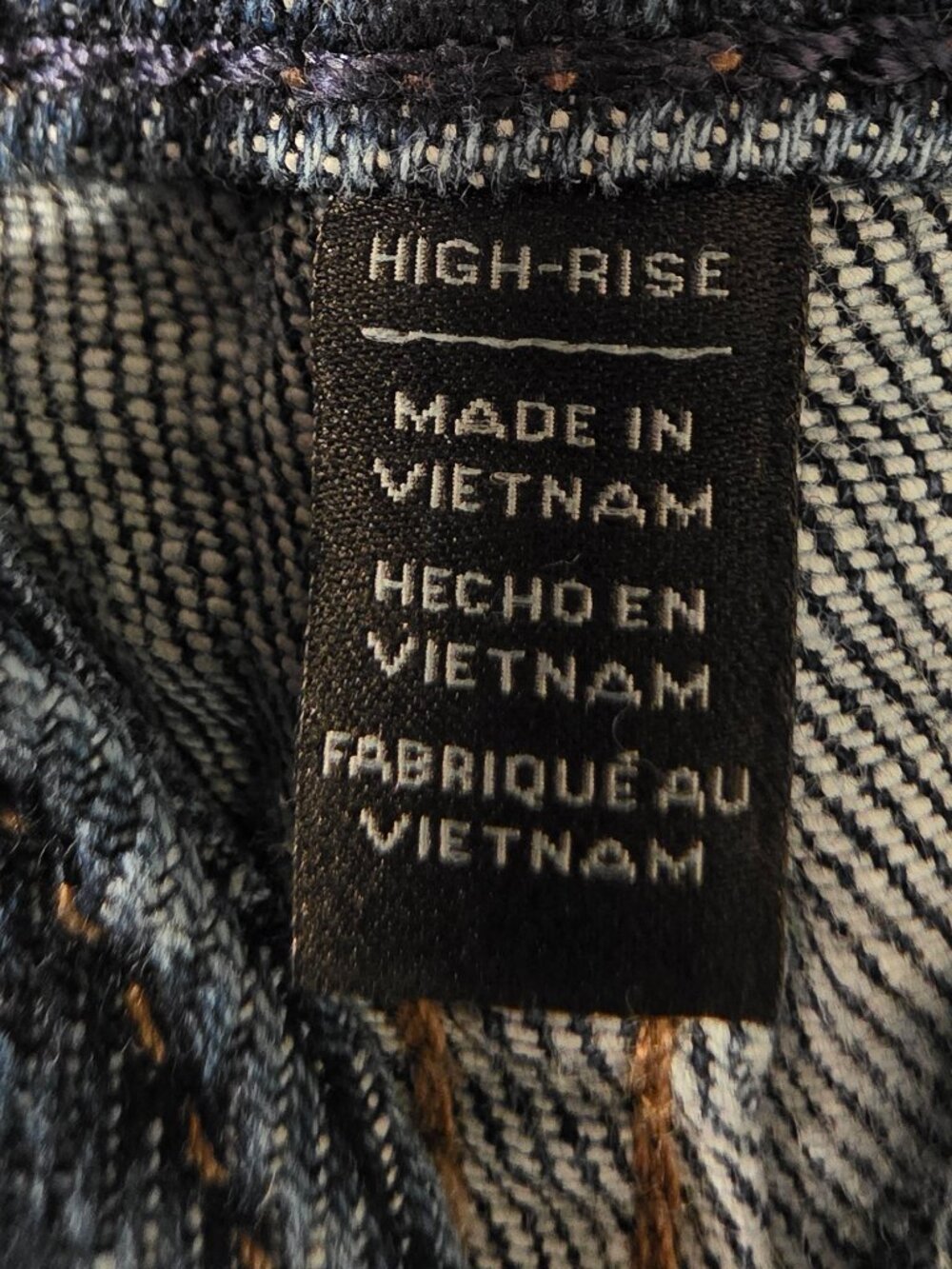 White House Black Market "The Bermuda Short" High-Rise Shorts, Size 4 - Picture 9 of 12